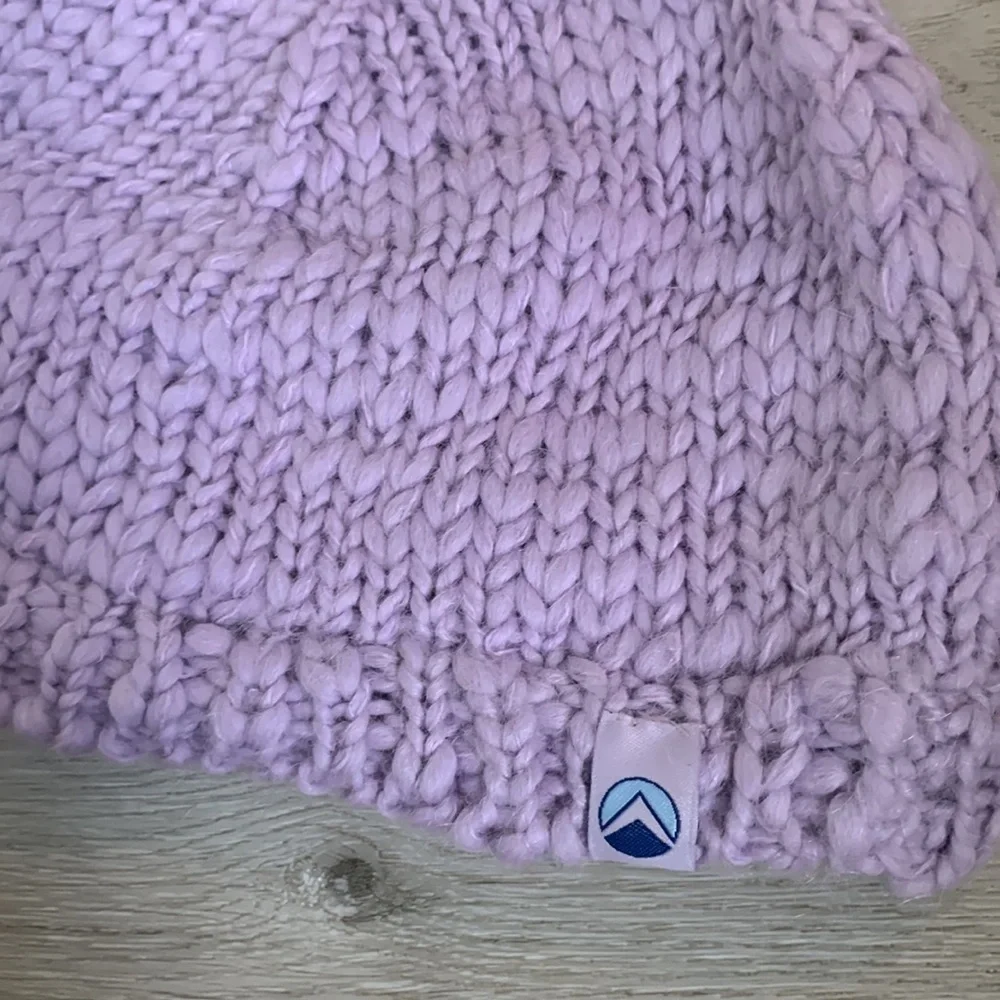 American Eagle Outfitter Gray set of 2 Beanie red lavender wool blend NWT‎